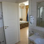 Ristorante Borgo La Tana 3* マラテーア