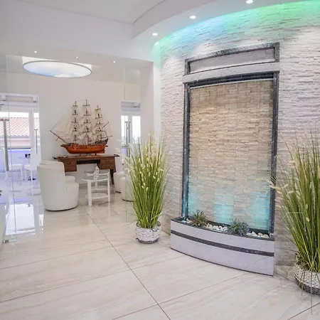 Hotel Ristorante Borgo La Tana 3*