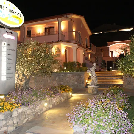 Hotel Ristorante Borgo La Tana