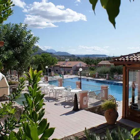 Szálloda Ristorante Borgo La Tana 3*