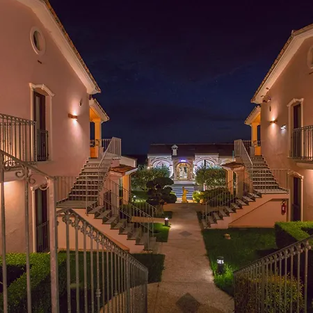 Hotel Ristorante Borgo La Tana 3*