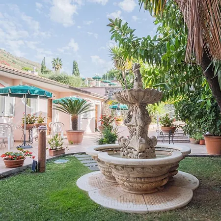 Ristorante Borgo La Tana فندق 3*