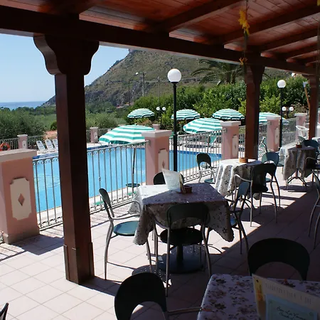 Ristorante Borgo La Tana فندق 3*