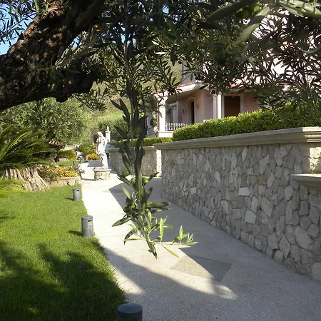 Ristorante Borgo La Tana Szálloda 3*