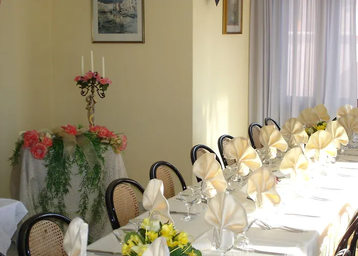 Hotel Ristorante Borgo La Tana 3*